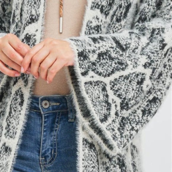 SO Soft Snake Print Long Cardigan - Picture 7 of 8
